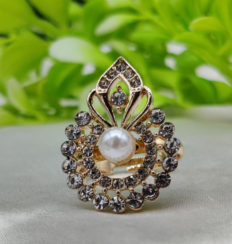 1 Piece Imported Radiant Crystal Blossom Ring – Unmatched Elegance